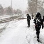 Ardahan’da olumsuz hava koşulları nedeniyle eğitime bugün ara verildi