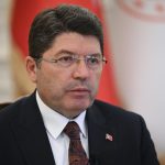 Katil İsrail ordusunun Gazze Şeridi'nde açtığı ateş sonucu 2 Filistinli öldü